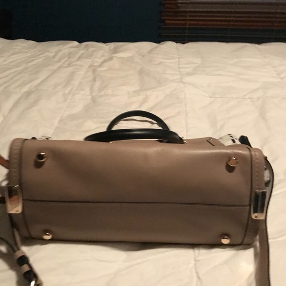 Purses - Picture 5 of 5